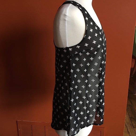 Scoop Neck➕Tank, Size M - Picture 3 of 6